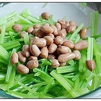 芹菜花生怎么做