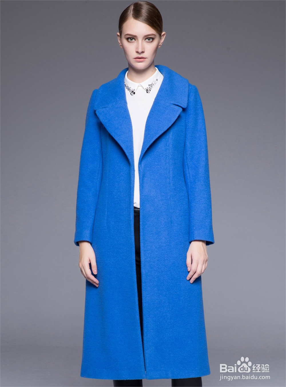蓝色系大衣如何穿搭比较优雅
