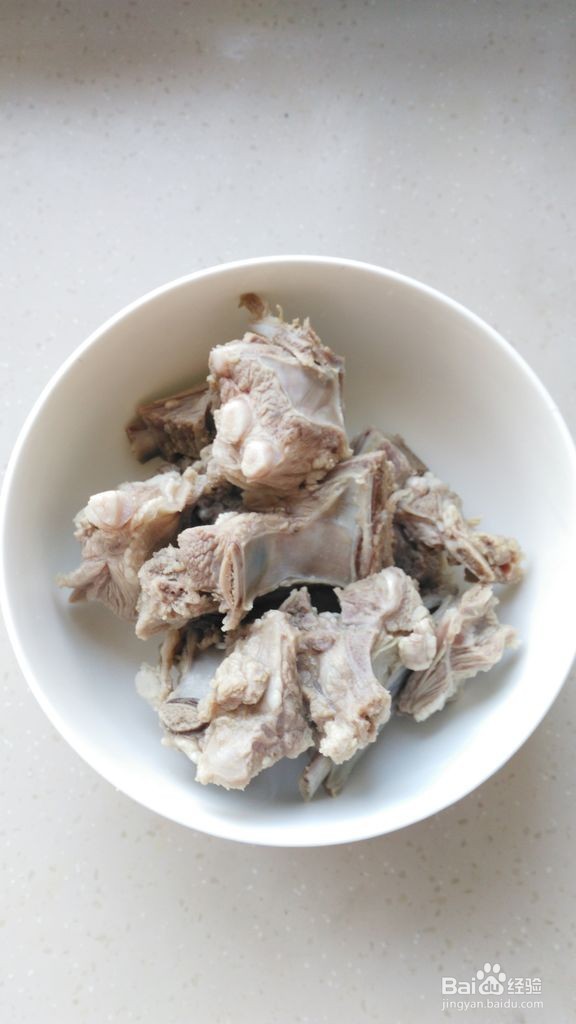 萝卜羊排汤的做法