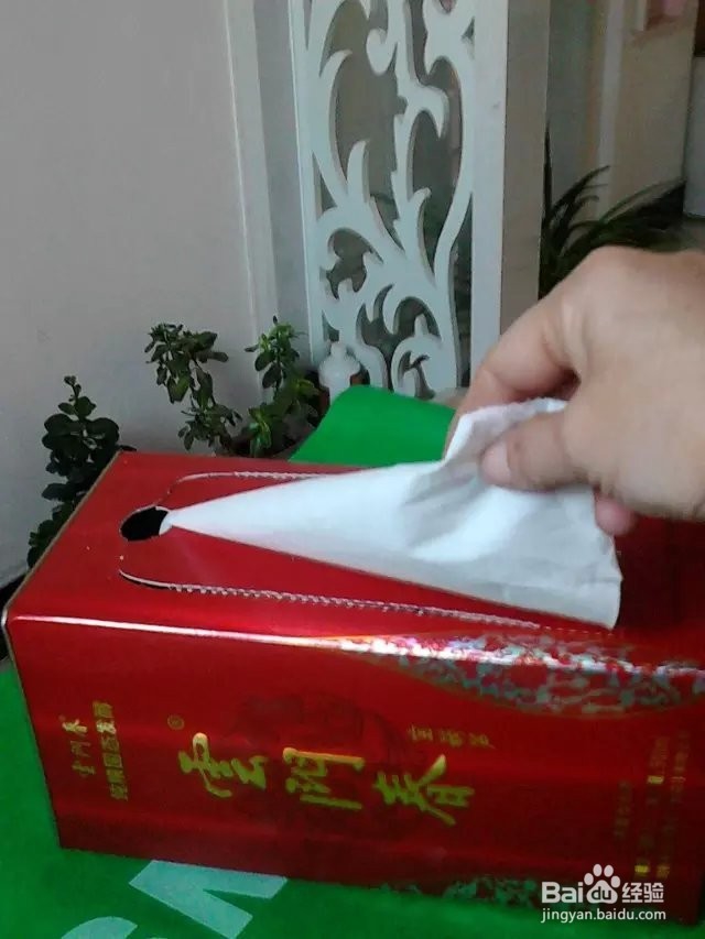 酒盒子做抽纸盒