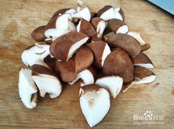 如何制作鸡腿烧香菇