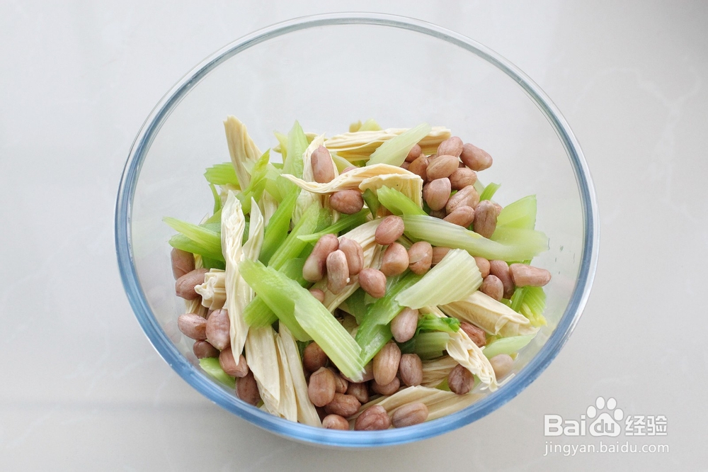 西芹腐竹拌花生怎么做?
