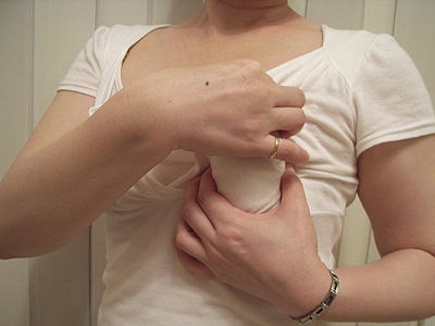 乳房坚挺饱满按摩手法