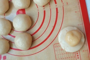 豆沙馅老婆饼