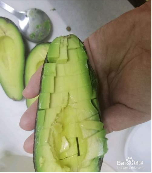 牛油果培根溏心蛋三明治的做法