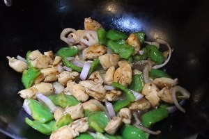 家常版青椒炒鸡胸肉