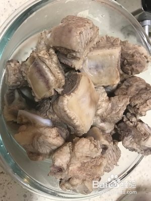 美味的葱烧排骨