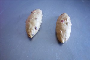 烤熟的榛子仁和酒渍蔓越莓怎么乳酪软欧