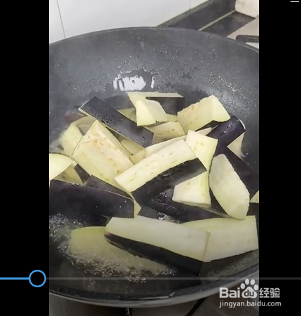 制作泡椒鱼香茄子的方法