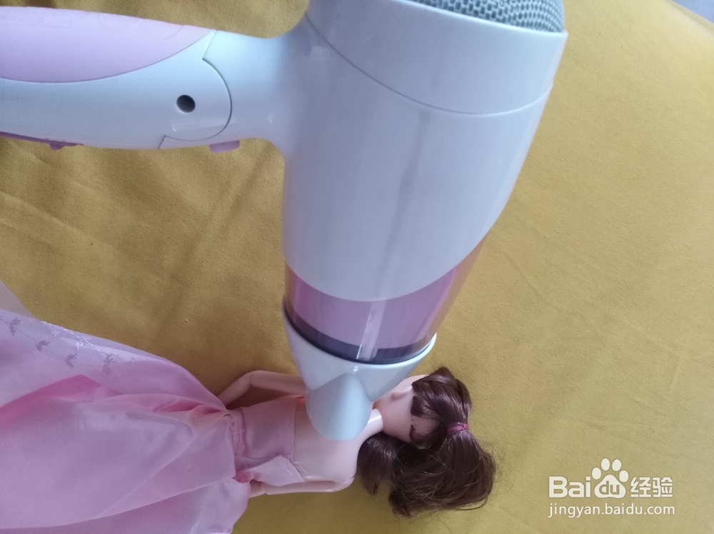 吹风机有多种用法，只用来吹头发就太可惜了