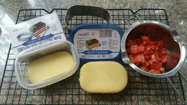 草莓奶油盒子蛋糕（草莓奶油盒子的做法）[图]