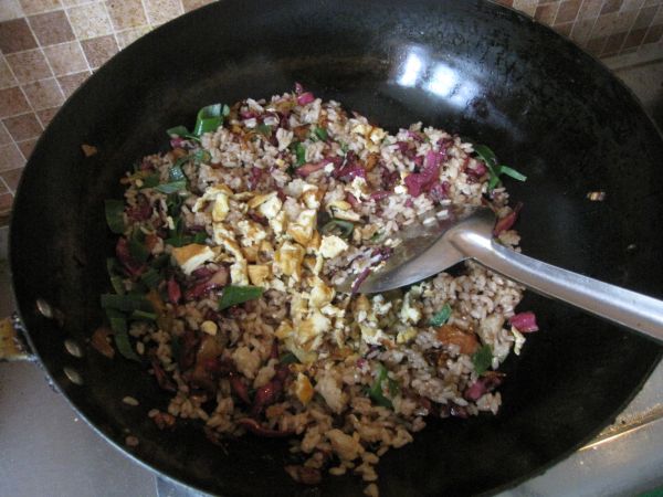 紫甘蓝泡菜蛋炒饭
