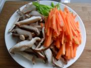 胡萝卜香菇炒肉丝