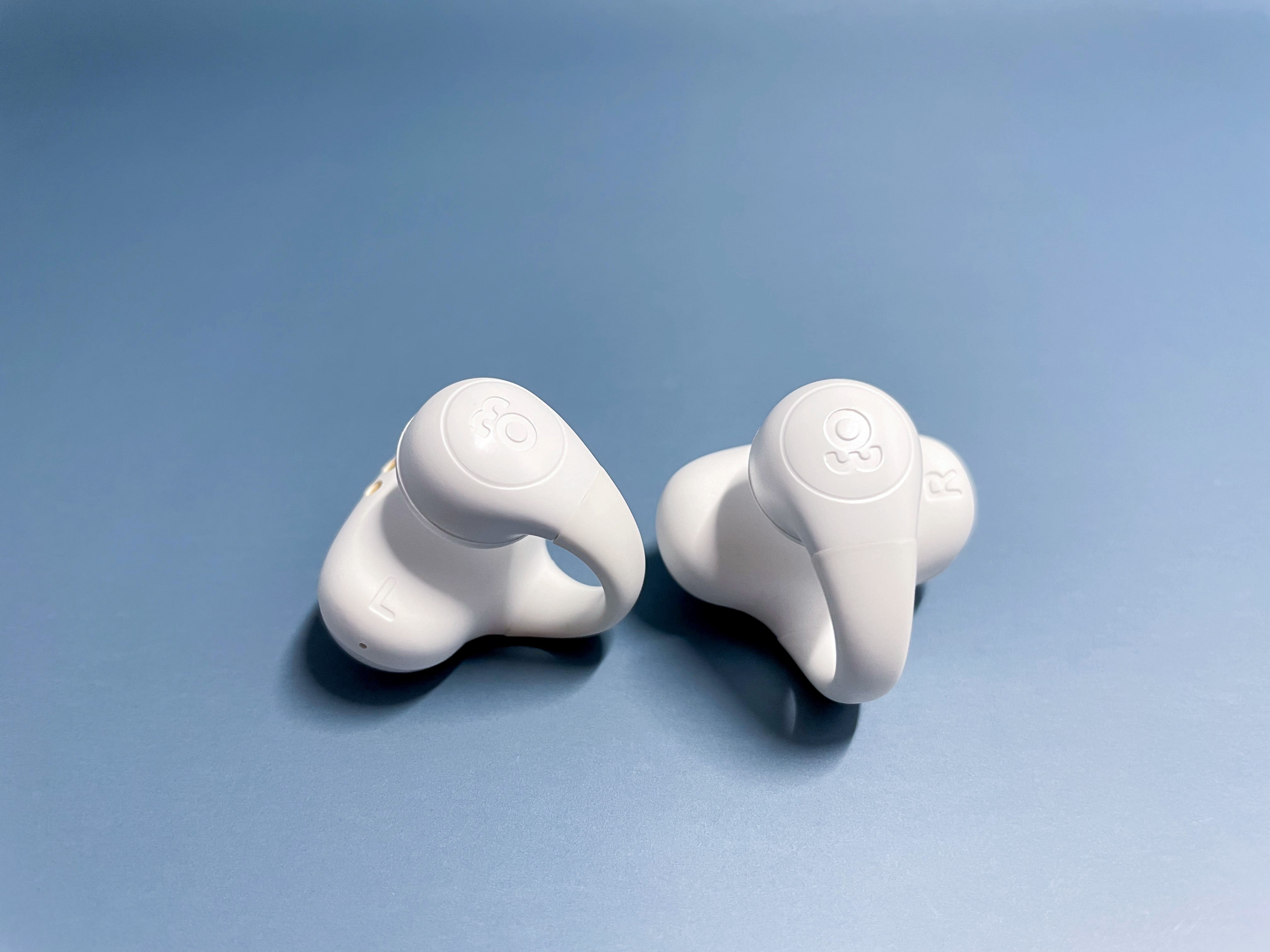 看看索尼LinkBuds、骨聆SS900和ambie三款开放式耳机中，你会中意哪一款？