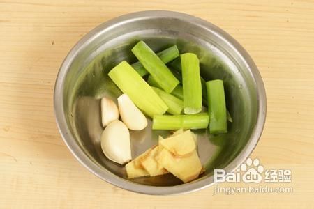 电饭锅烧鸡翅家常做法图解