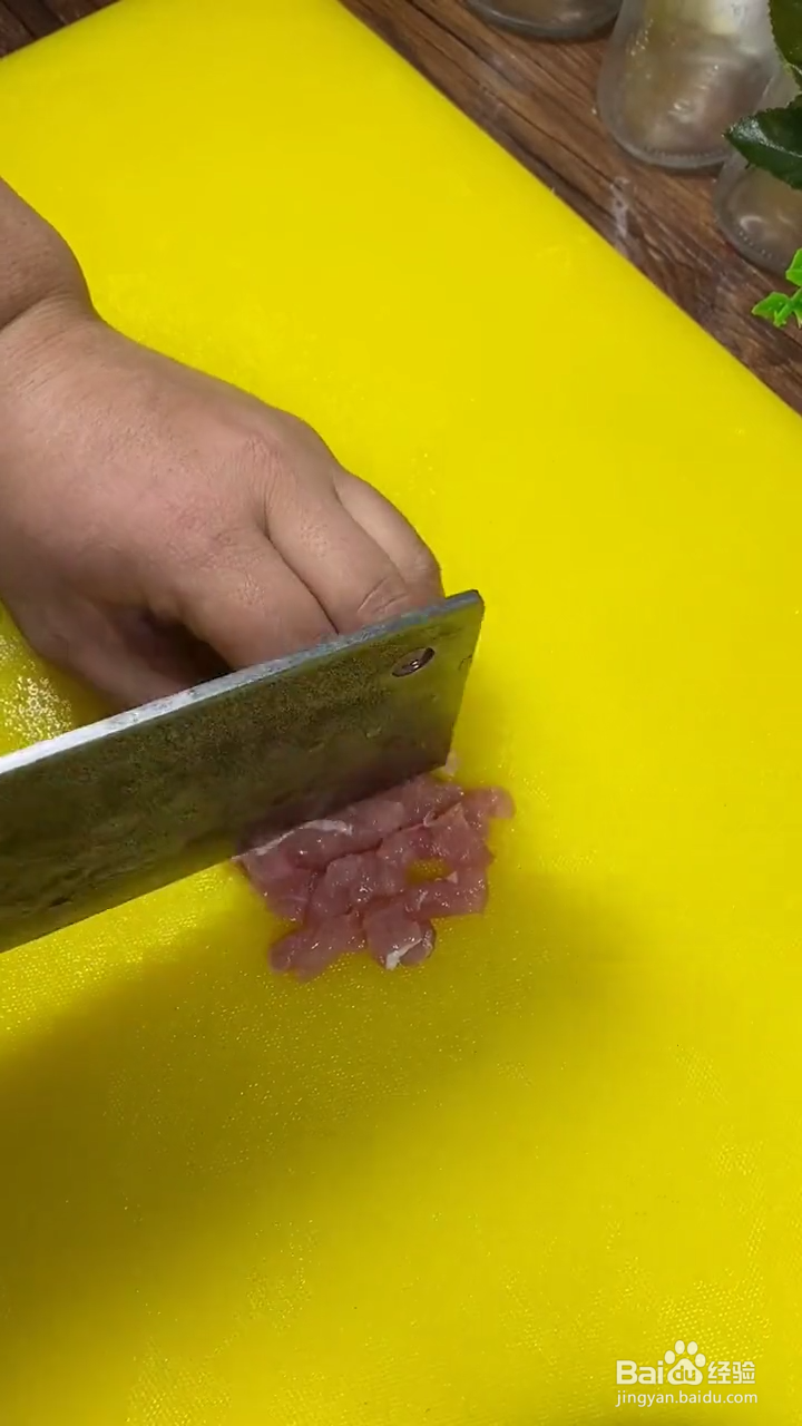 如何做好吃下饭的蒜苔木耳炒鸡蛋