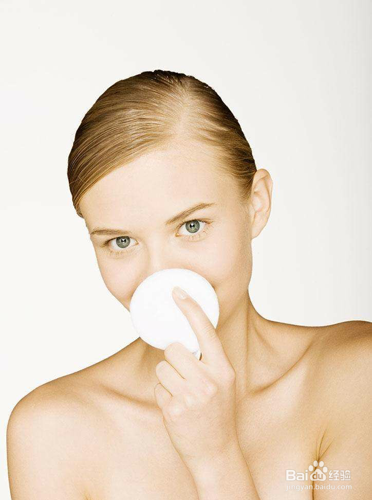 如何选择性价比高补水保湿效果好的品 牌呢