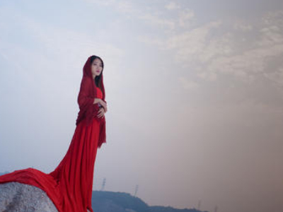 遥远的救世主主题曲是什么