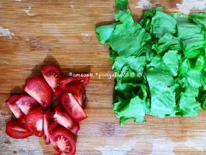 食补养生番茄生菜汤面的做法