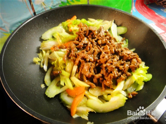 芹菜胡萝卜炒肉丝