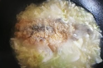 蕃茄白菜鲫鱼汤