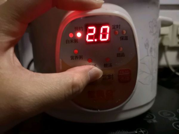 百合薏米枸杞银耳汤