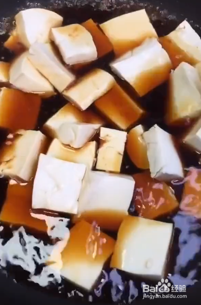 如何制作韭菜焖豆腐?