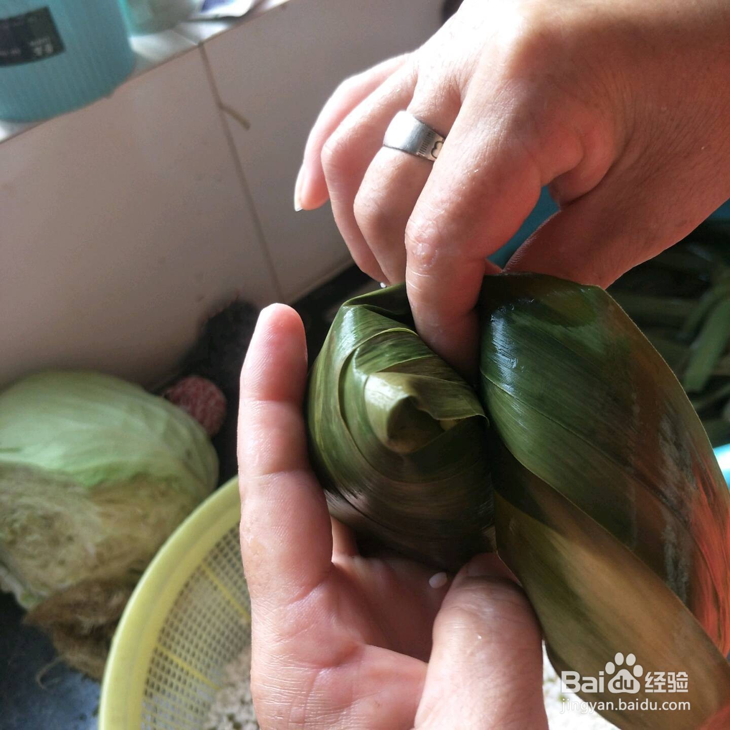 怎么包粽子，扎粽子详细分解步骤是怎样的