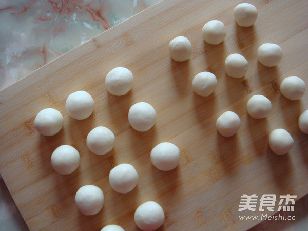 创意中式酥皮点心红梅报春