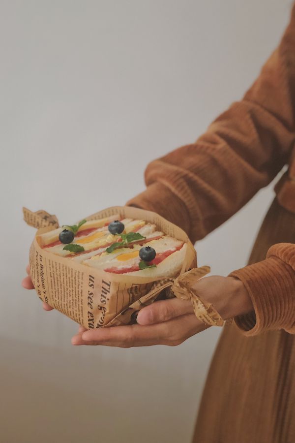 鸡蛋火腿番茄三明治