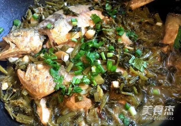 雪菜烧黄鱼的做法