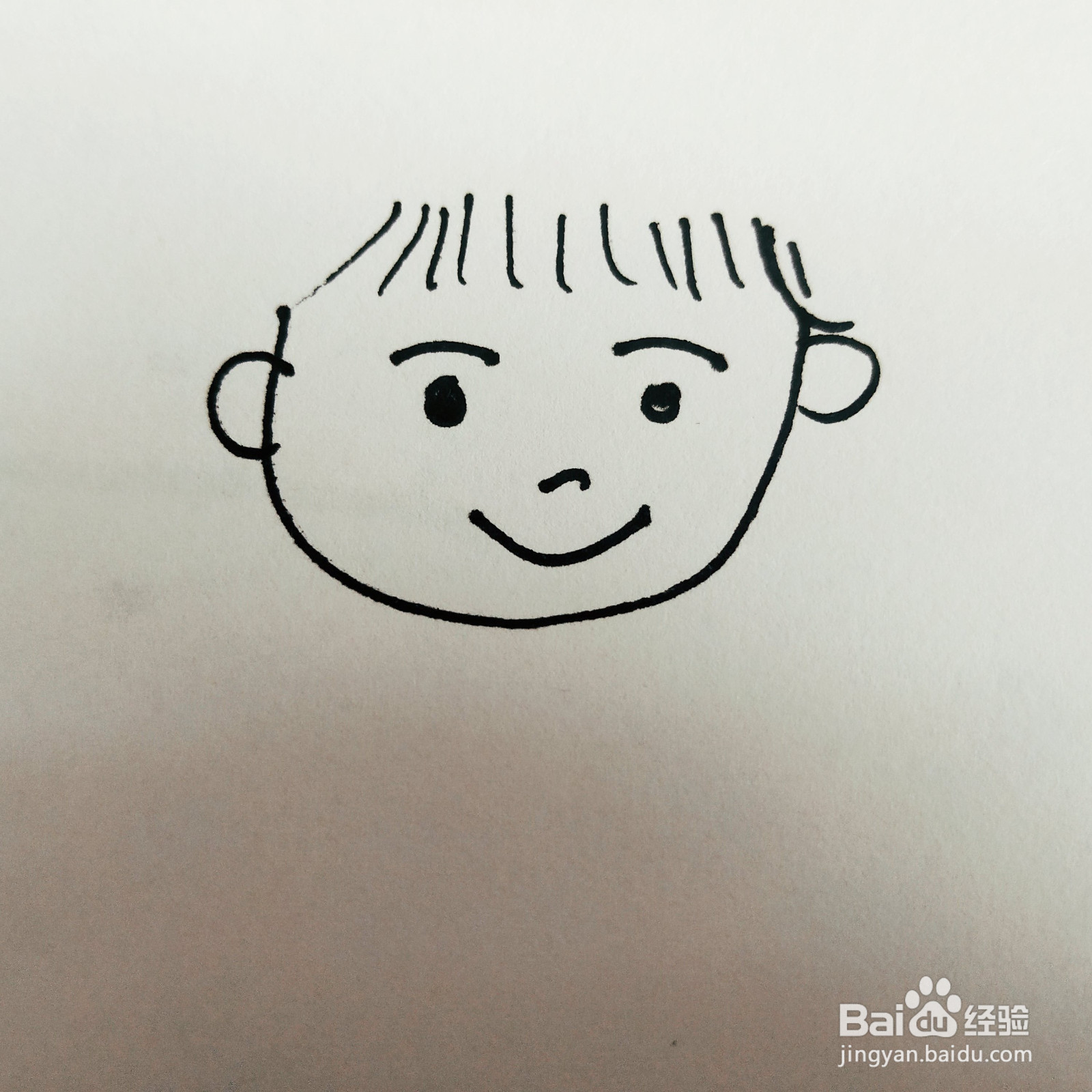 如何来画一位背着红包拿着帽子的卡通女孩呢?