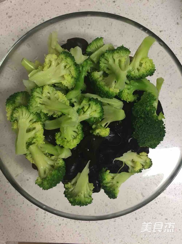 凉拌木耳西兰花