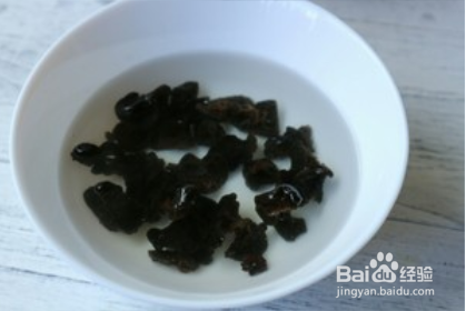凉拌木耳鲜黄花菜