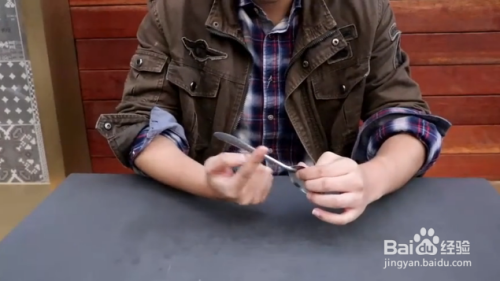 关于勺子变弯的魔术