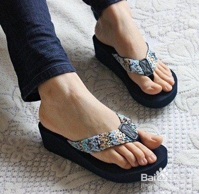 匹克拖鞋磨脚怎么解决