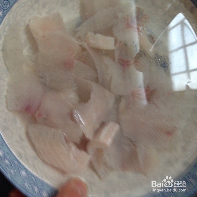 酸菜鲈鱼的做法