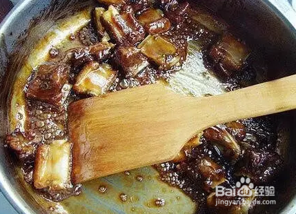 如何做一份色泽诱人的糖醋排骨！