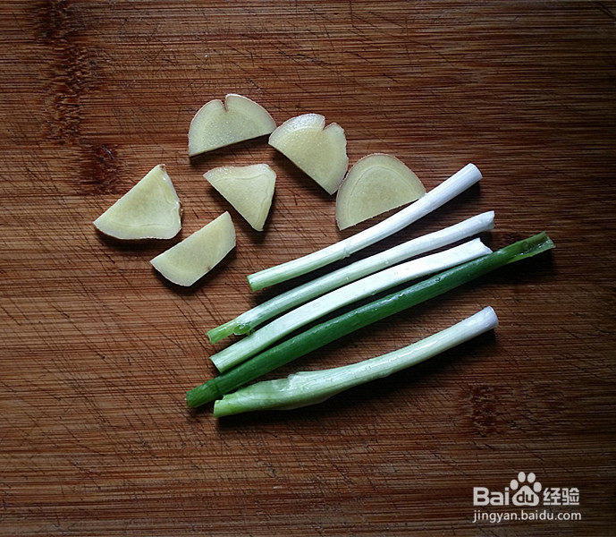 筒骨莲藕汤制作