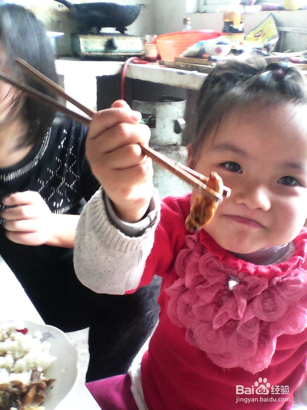 农家小院油炸知了猴美味可口