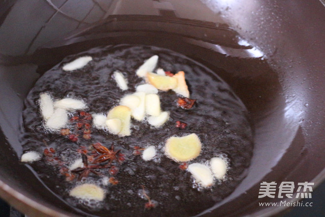 鸡肉炖蘑菇的做法