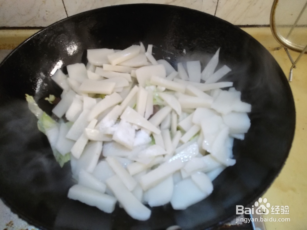 家常白菜炒年糕的做法