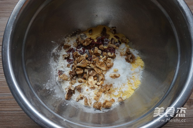 核桃玉米面发糕