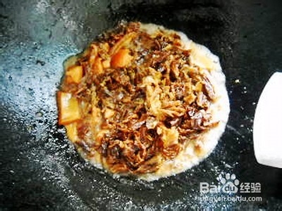 梅菜芋头红烧肉的做法