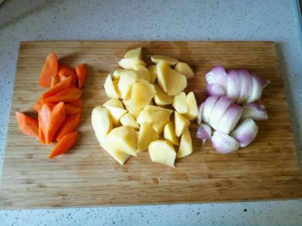 咖喱土豆炖牛腱