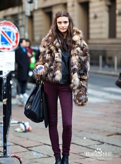 彩色铅笔裤穿搭术 帅气显瘦又时尚