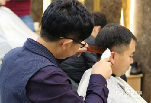 怎样理男士短发