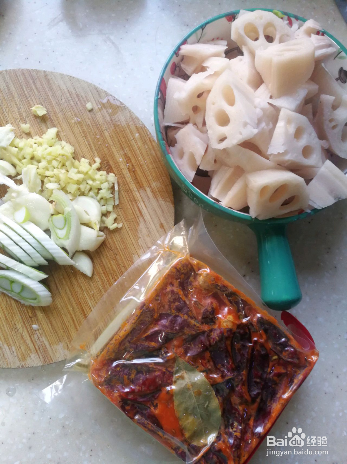 麻辣鲜香的炒藕丁的做法