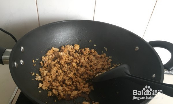 如何制作香烤肉末茄子的攻略