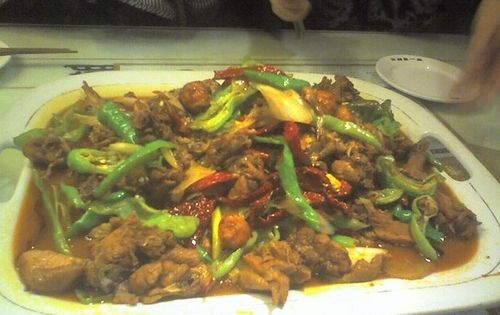 怎样在新疆旅游时找美食